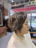 ヴェニヴィディヴィッチ(VENI VIDI VICI) クセ毛を活かしたショートボブ