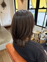 ロウスリー(Lowsly)&nbsp;レイヤーミディ&グレージュカラー　白髪ぼかしカラー