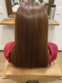 モエン(MoEn)の写真/髪のクセや広がりを抑えた自然なストレートヘアに♪ダメージレスで毛先まで柔らかな質感に仕上げます。