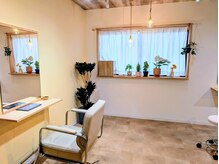 ウサギヘアー(Usagi hair)の雰囲気（お花と植物で癒されます☆北欧ミュージック流れる店内です☆）