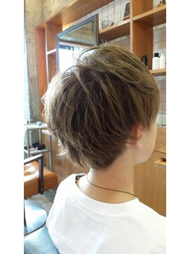 トリックスタンダードナチュラル(TRICK STANDARD Natural) ハイトーンツーブロック