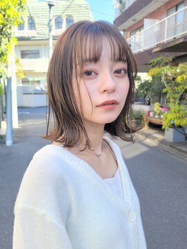 アムリタ 三鷹(AMRITA) シースルーバング/ミルクティベージュ