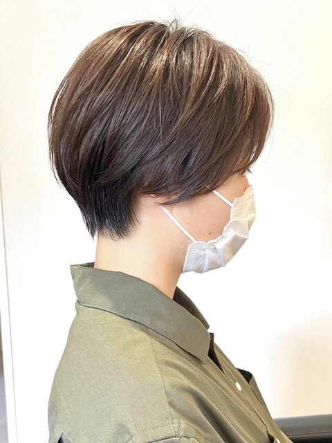 丸みショートヘアピンクベージュカラーミルクティーベージュ