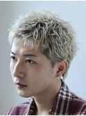 スパイキーショートベリーショート金髪ホワイトブロンド短髪白金