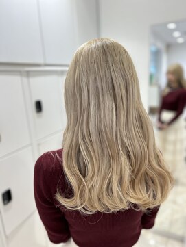 ケンジ 平塚 アネッタ(KENJE annetta) ブロンドヘアー