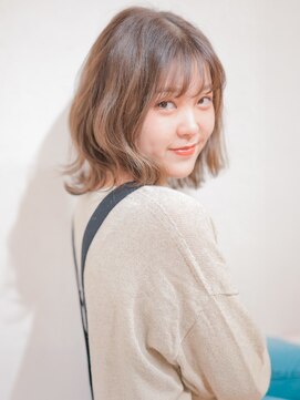 ムクヘアー(muk hair) 柔らかベージュ×外ハネミックスボブ