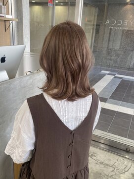 イェッカ(YECCA) ミルクティーベージュ＊ブリーチ