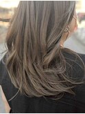 グレージュミディ/レイヤーカット/ミルクティーアッシュ/透明感