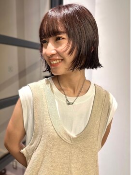 ヴヴ(Bub) 前髪カット 顔周りレイヤー 切りっぱなしボブ レッドブラウン