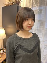 ルックアット(Look at)&nbsp;【Lookat】ぱっつんボブデザインカラーグレージュミディアムヘア