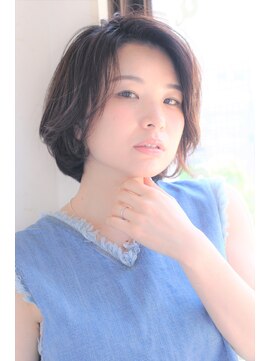 ネオリーブ コパン 鶴見店(Neolive copain) やわらかな流れのシンプルな大人グラデーションボブ