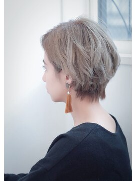 ヘアアンドメイク エジェリ(hair&make egerie) 【美シルエット】ふんわりミルクアッシュ♪ハイライト