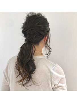 ワンズ(One’s) 結婚式アレンジ×こなれローポニー