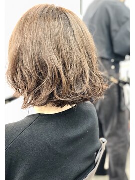 エトネ ヘアーサロン 仙台駅前(eTONe hair salon) 前下がりウェーブボブ