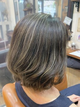 ヘアーデザイン ジュモク(Hair Design Jumoku) ハイライトグレー