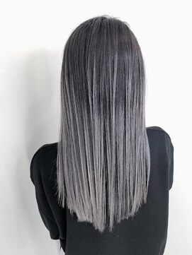 リベルテ 新宿(Liberte) ホワイトシルバー