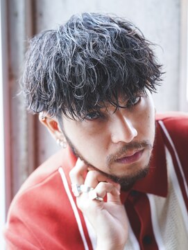 アルファ 新宿(alpha) フェザーパーマ/ブルーブラック/刈り上げセンターパート[新宿]