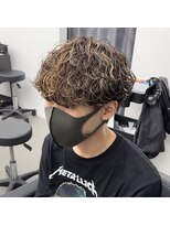 ウェーブ(WAVE)&nbsp;波巻きスパイラル×金メッシュハイライト/メンズパーマ