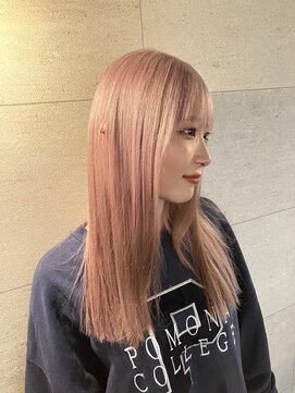 コワファーストナガサキシャンプーボーイ(COIFF1RST NAGASAKI SHAMPOO BOY) ブリーチ2回 ホワイトピンク