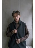 ラフに散らしたセンターパートスタイル