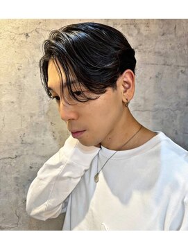 ウィローズ(WILLOW'S) メンズナチュラルセンターパートニュアンスパーマ毛流れ重視