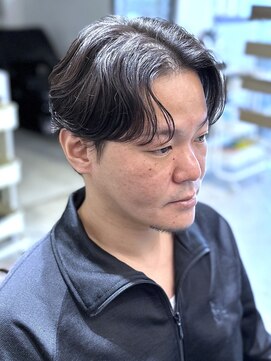 ノイセル(Noisyle) フェザーカルマパーマセンターパート