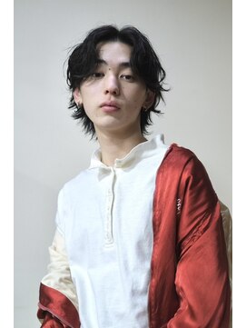 ブークル(boucle) 長めセンターパートウルフ緩めパーマ