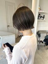 ロエ(loe)&nbsp;つるんとパツボブ×モノグレージュ