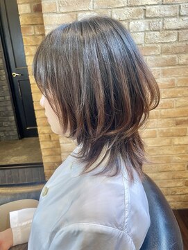 モナン 海老名(Monan) ハッシュカット ミディアムレイヤー レイヤーウルフ