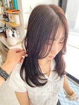 ウタ(uta) 大人可愛いくびれミディアム×顔まわりレイヤー
