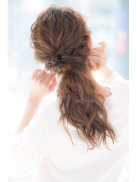 ジャン クロード ビギン 横浜ベイクオーター店(JEAN CLAUDE BIGUINE) およばれ♪なみなみポニーテール