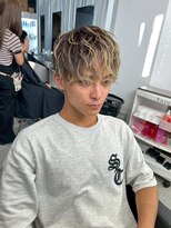 メンズサロン キング 心斎橋店(Men’s salon K!ng) ホワイトメッシュ/ツイスト/ツイスパ/パーマ/メンズ/眉毛/心斎橋