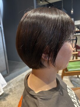 インス(ensue) 秋色ミニボブ◎小顔カット×暗髪大人可愛い30代40代50代