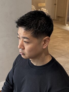 ジレス(Jiles) スキンフェード/フェザーアップ/フェードスタイル