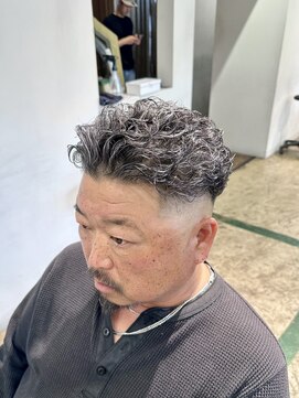 ザデイ カットアンドカルチャーショップ(THE DAY CUT&CULTURE SHOP) 極道パーマ【スキンフェード】