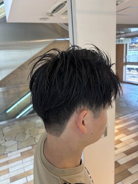 ケンジ 平塚 アネッタ(KENJE annetta) 刈り上げマッシュショート