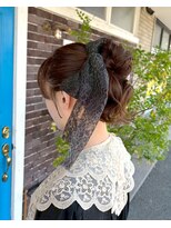 アズグロウ エクラ(AS GROW 'eclat) ミルクティーブロンドリボンシニヨンアレンジ
