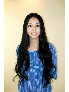 フェリシータ(Felicita) 潔くて女性らしいゆるやかパーマ