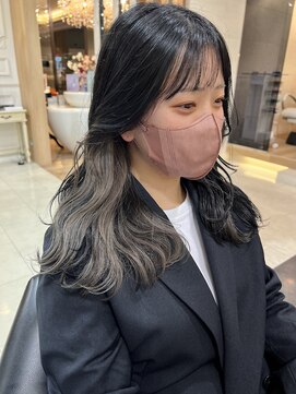 ショコララテ 波巻きロング×インナーカラー！