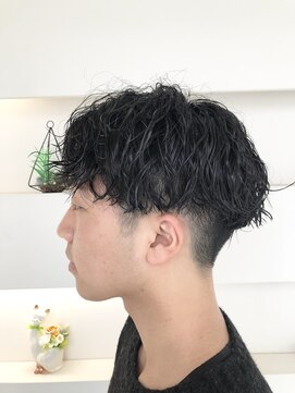 スリーヘアーデザインズ(Three Hair Designs) ルーズめのツイストスパイラル