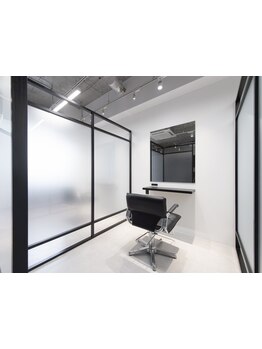 都内に複数店舗展開するシェアサロン☆全席半個室だから接触も最低限。