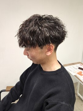 ニアウ 伊勢崎連取店(Niau) 刈り上げショートマッシュ縦落ちツイストスパイラルパーマ