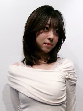 ブロック ジャポン(bloc japon) ハッシュカット ミディアムレイヤー くびれヘア