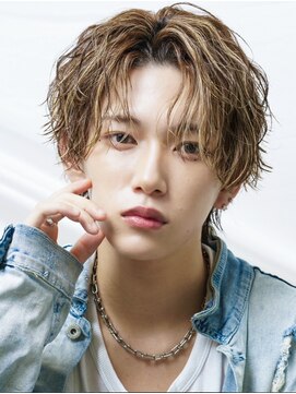 センターパートツイスパ縦落ちパーマ/ハイライトメッシュ