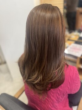 アバーブザビューティーアイランド(Above the beauty island) シルクモカブラウン/セミロングレイヤー