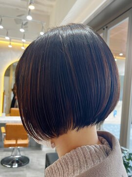 ティータ(teeta) 丸みショートボブ