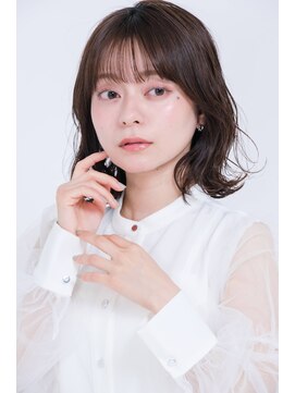 ムーア(MUA) くびれミディ×ダークブラウンカラー