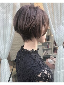 ケイリー(KAYLEE) 【KAYLEE☆STYLE】オトナショート×グレージュ