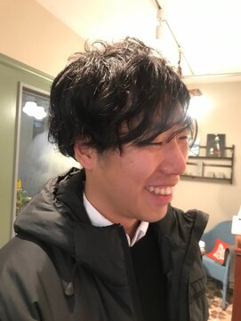 ヨナサン(Yona Saint) メンズ・パーマヘア