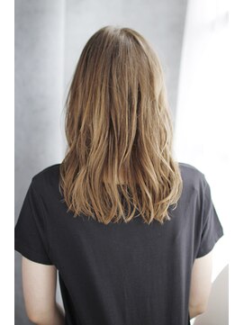 オティアプラスエヌ(OTTIA+n) 20代30代40代　ウェットヘアで抜け感ロング【松山】